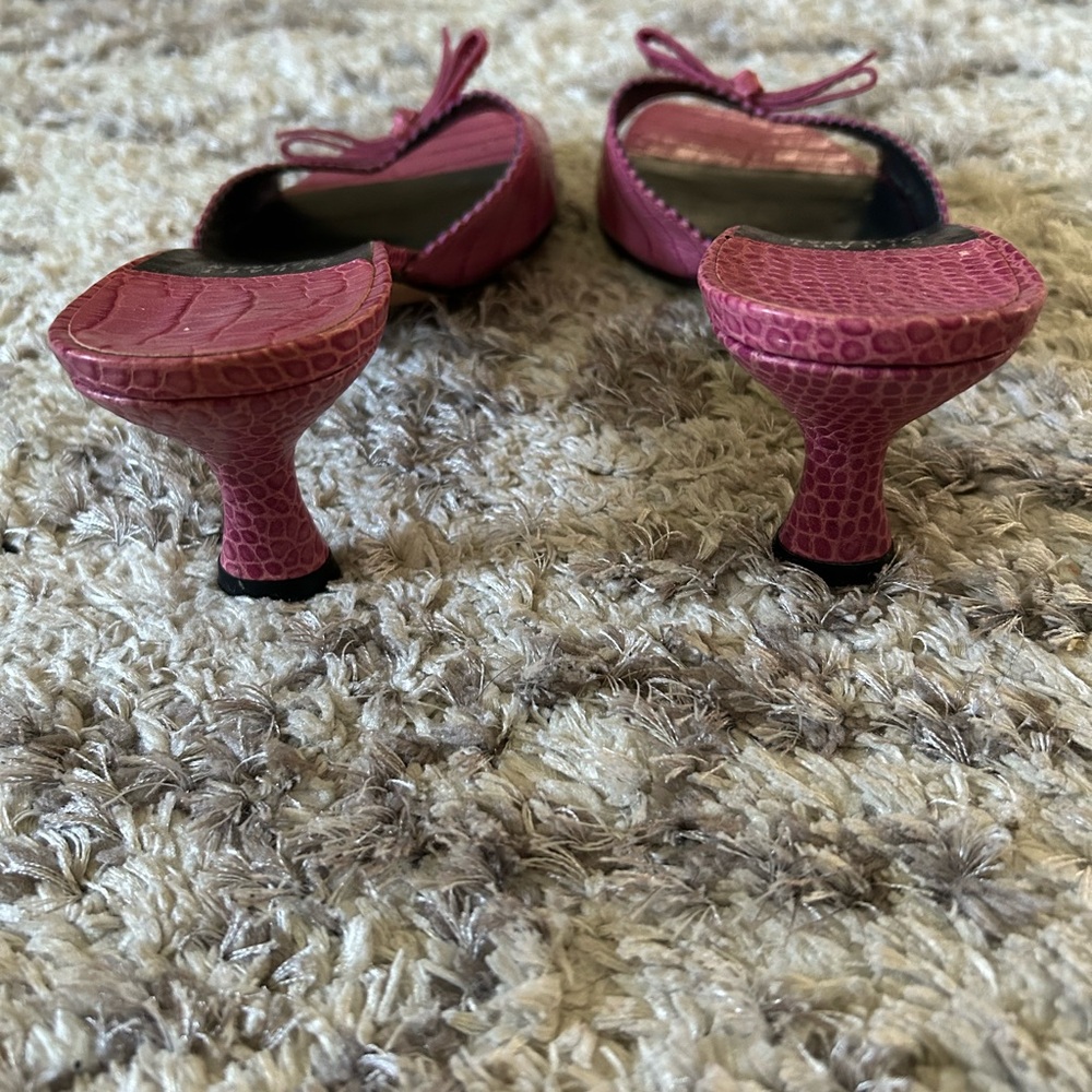 Stuart Weitzman Pink Croc-Embossed Mules - Picture 4 of 8